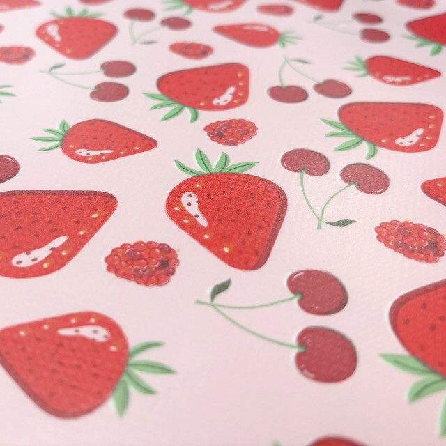 Wachstuch bedruckt Erdbeeren hellrosa