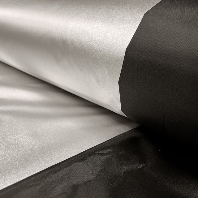 Reflektierende stoff schwarz